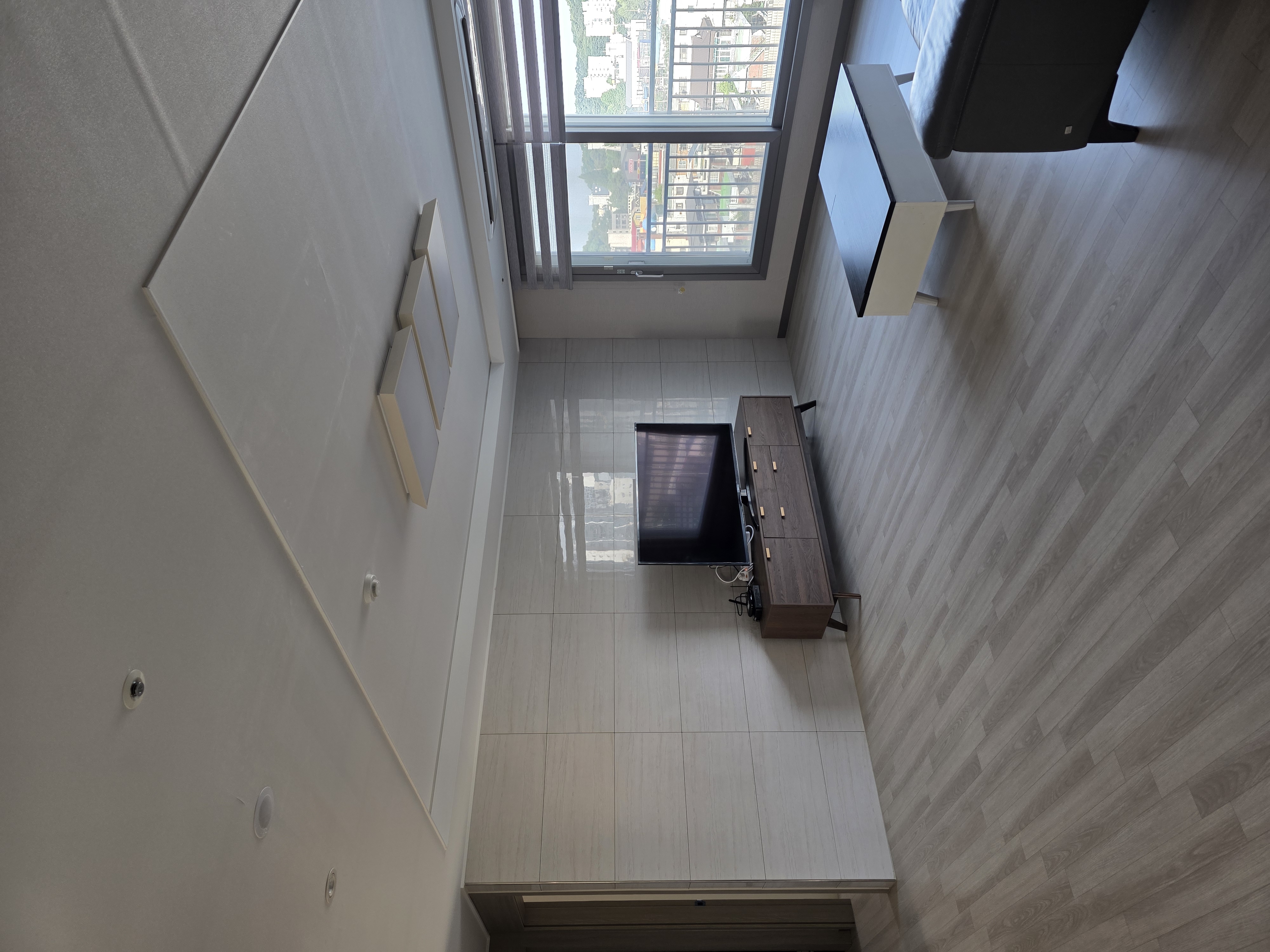 STARHILLS living room